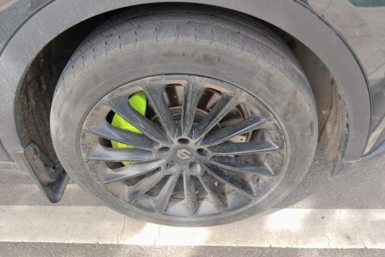 Used Leapmotor C11 2023 Pure Electric 580 All-Wheel-Drive Performance Edition Right Front Wheel Hub