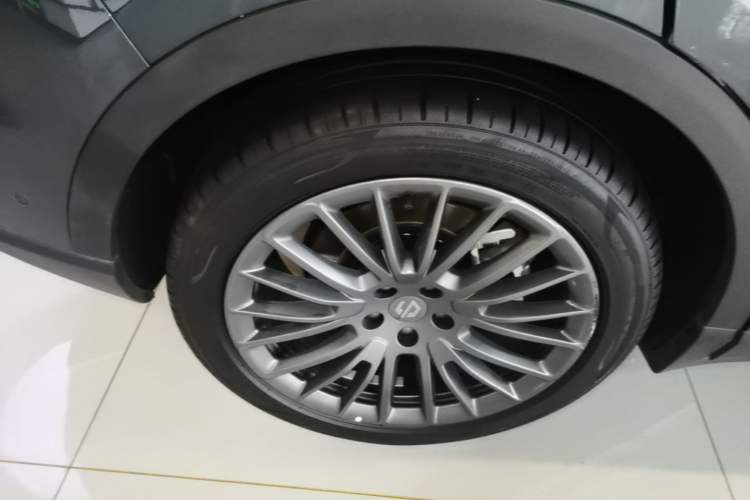Used Leapmotor C11 2023 Pure Electric 500 Zhixing Edition Right Rear Wheel Hub