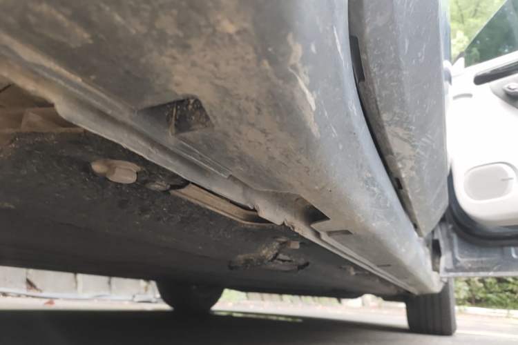 Used Leapmotor C11 2023 Pure Electric 500 Comfort Edition Right Side Sill