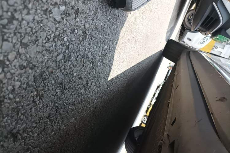 Used Leapmotor C11 2023 Pure Electric 500 Comfort Edition Right Side Sill