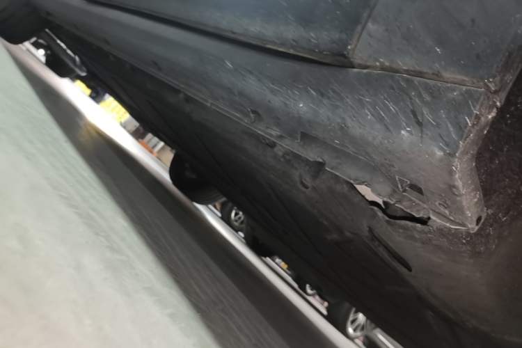 Used Leapmotor C11 2023 Pure Electric 500 Smart Edition Right Side Sill