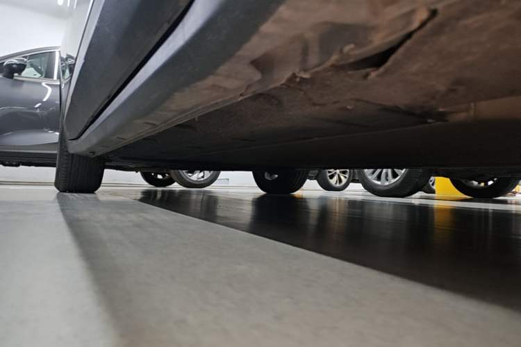Used Leapmotor C11 2023 Range-Extended 180 Comfort Edition Right Side Sill