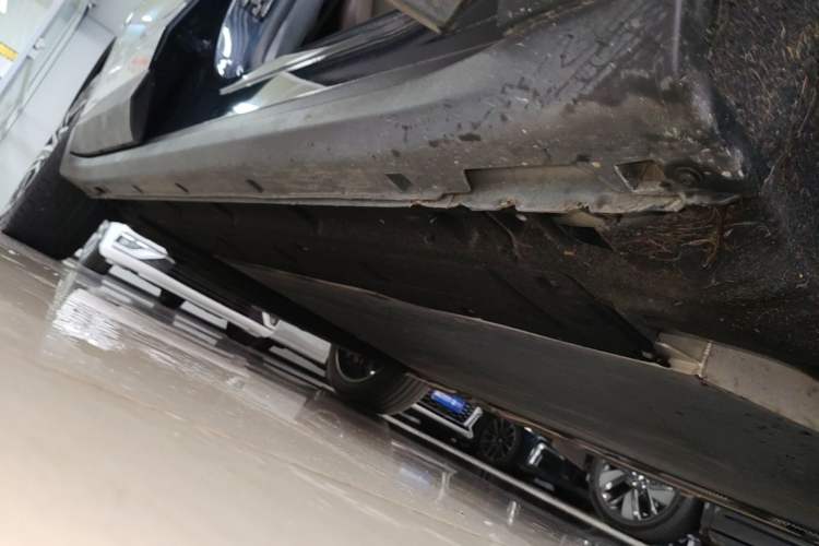 Used Leapmotor C11 2023 Range-Extended 180 Comfort Edition Right Side Sill