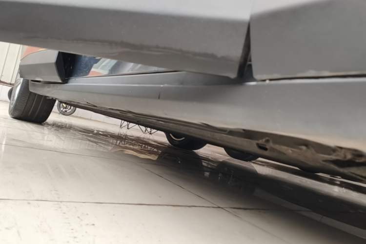 Used Leapmotor C11 2023 Pure Electric 500 Comfort Edition Right Side Sill