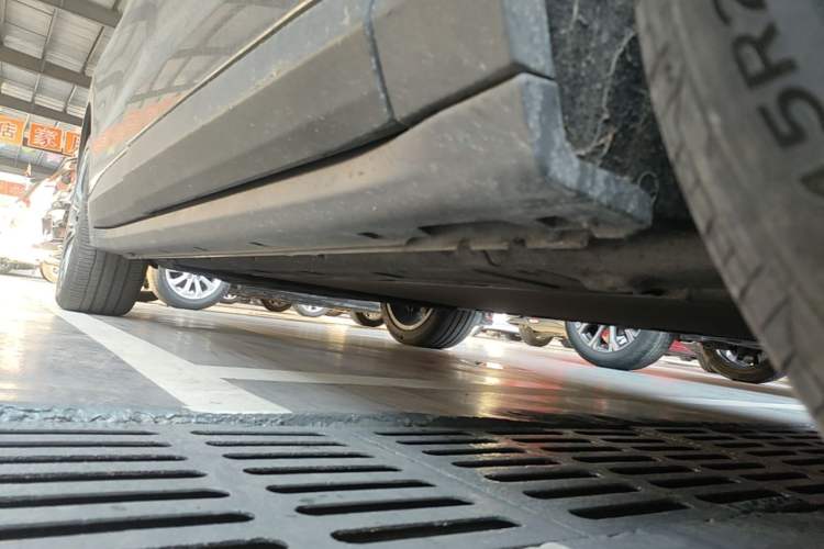 Used Leapmotor C11 2023 Range-Extended 200 Comfort Edition Right Side Sill