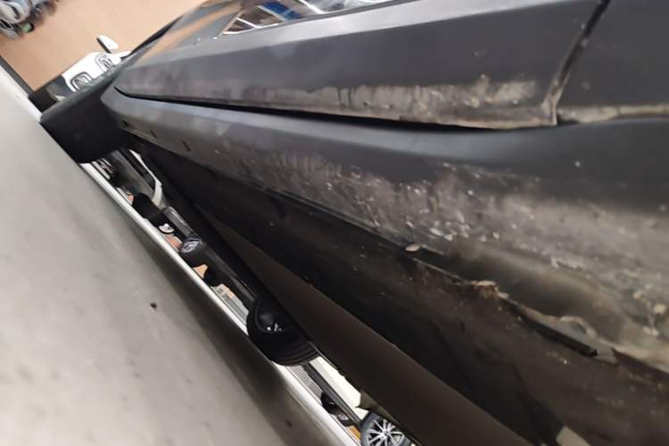Used Leapmotor C11 2023 Range-Extended 180 Comfort Edition Right Side Sill