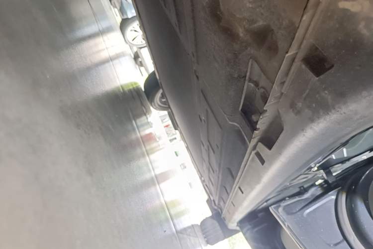Used Leapmotor C11 2023 Range-Extended 180 Comfort Edition Right Side Sill