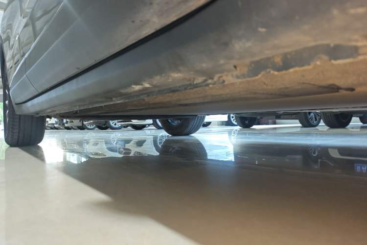 Used Leapmotor C11 2023 Range-Extended 180 Comfort Edition Right Side Sill
