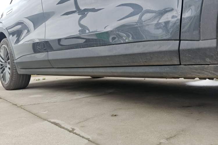Used Leapmotor C11 2023 Pure Electric 500 Comfort Edition Right Side Sill