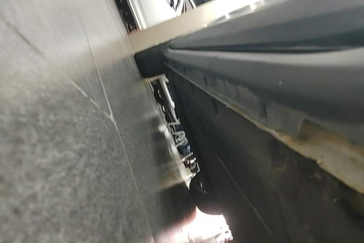 Used Leapmotor C11 2023 Range-Extended 180 Comfort Edition Right Side Sill