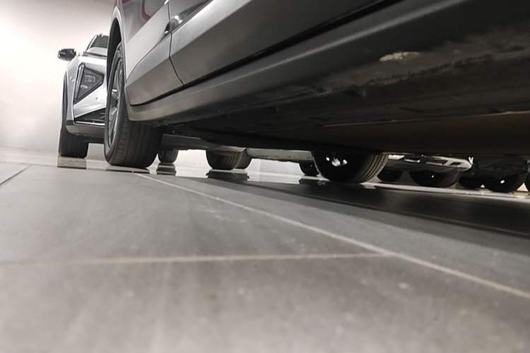 Used Leapmotor C11 2023 Range-Extended 200 Comfort Edition Right Side Sill