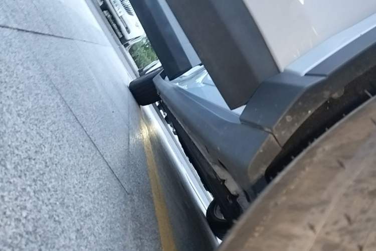 Used Leapmotor C11 2023 Pure Electric Executive Edition Right Side Sill