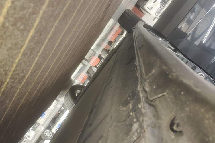 Used Leapmotor C11 2023 Range-Extended 180 Comfort Edition Right Side Sill