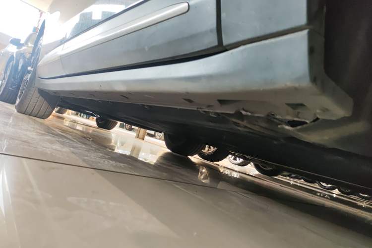 Used Leapmotor C11 2023 Pure Electric 580 All-Wheel-Drive Performance Edition Right Side Sill