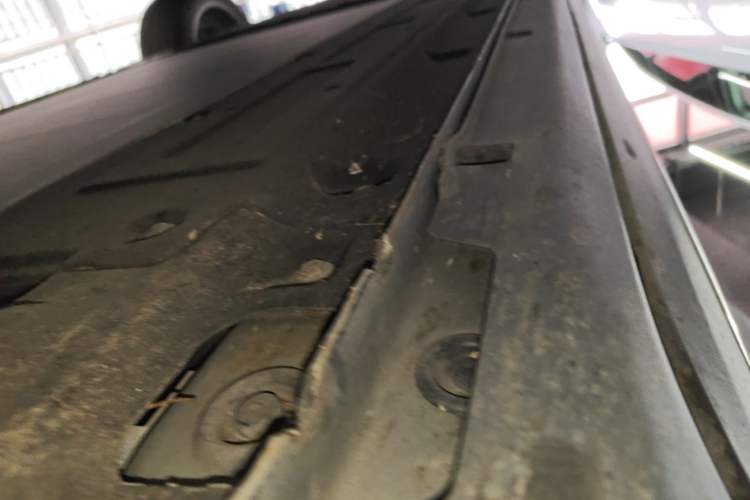 Used Leapmotor C11 2023 Range-Extended 300 Smart Enjoyment Edition Right Side Sill