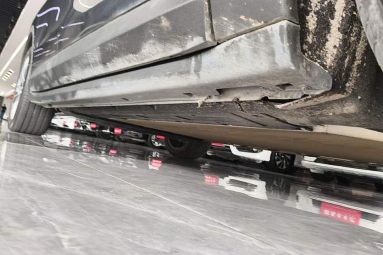 Used Leapmotor C11 2023 Range-Extended 180 Comfort Edition Right Side Sill