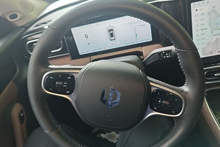 Used Leapmotor C11 2023 Range-Extended 180 Comfort Edition Steering Wheel