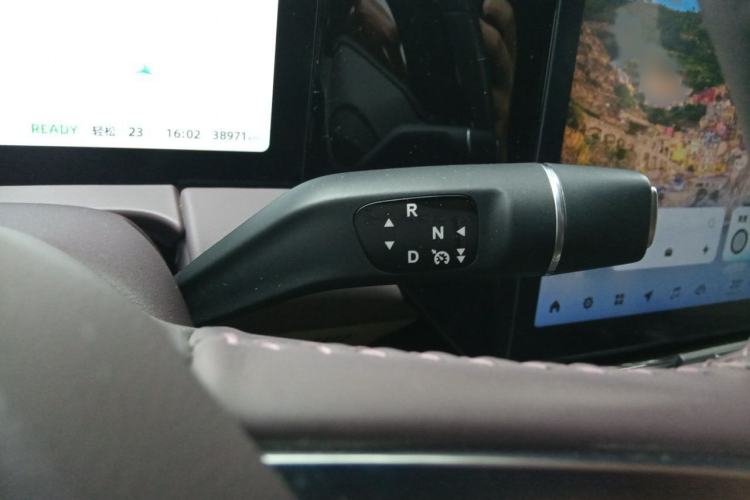 Used Leapmotor C11 2023 Extended-Range 285 Comfort Edition Gear Lever