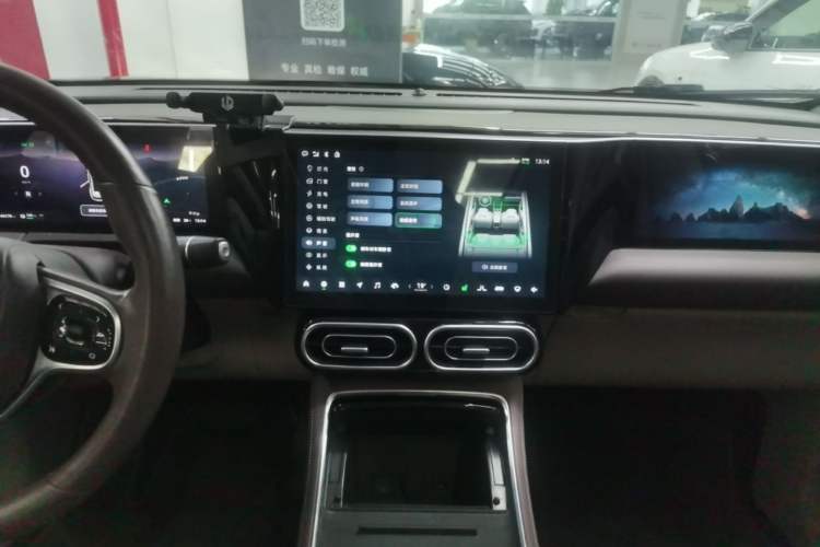 Used Leapmotor C11 2023 Pure Electric 500 Comfort Edition Audio And AC Panel