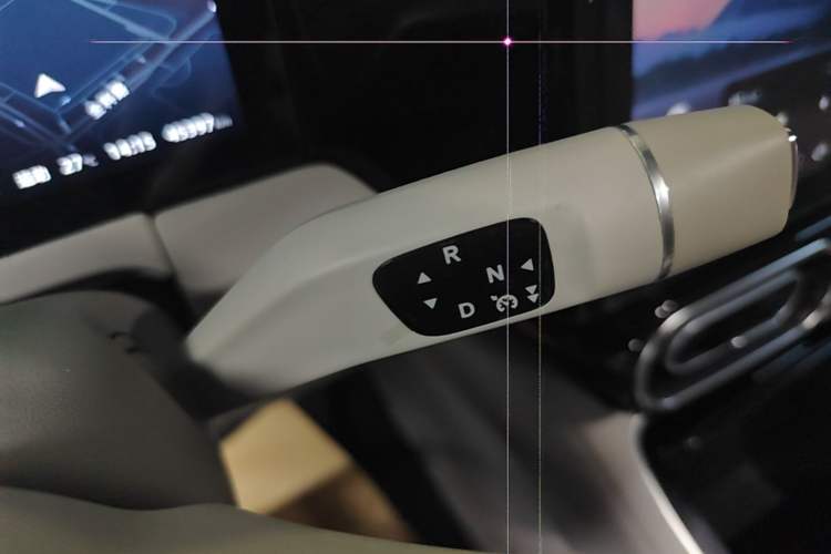 Used Leapmotor C11 2023 Extended-Range 285 Comfort Edition Gear Lever