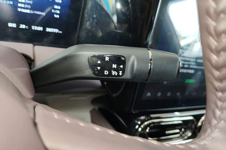 Used Leapmotor C11 2023 Range-Extended 285 Smart Enjoyment Edition Gear Lever