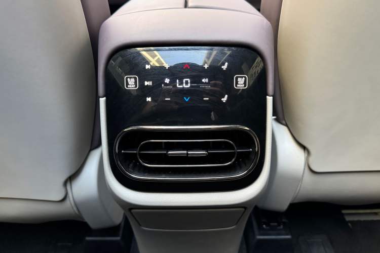Used Leapmotor C11 2023 Range-Extended 285 Smart Enjoyment Edition Interior 1