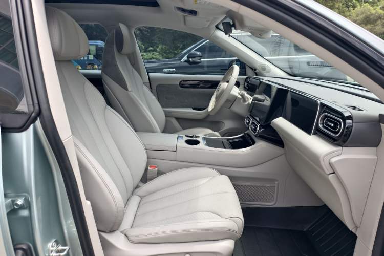 Used Leapmotor C11 2023 Extended-Range 285 Comfort Edition Interior 5