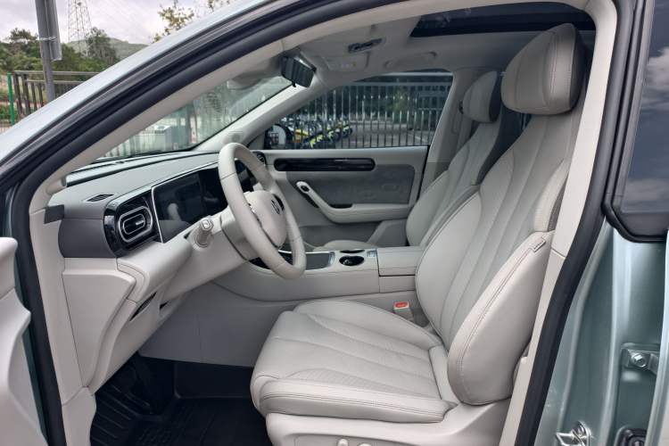 Used Leapmotor C11 2023 Extended-Range 285 Comfort Edition Interior 6