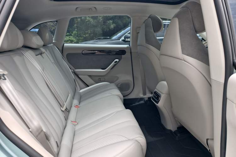 Used Leapmotor C11 2023 Extended-Range 285 Comfort Edition Interior 8