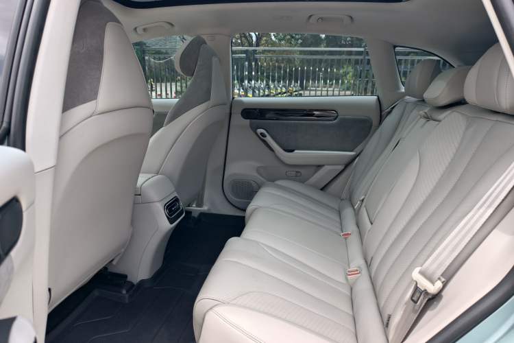 Used Leapmotor C11 2023 Extended-Range 285 Comfort Edition Interior 9