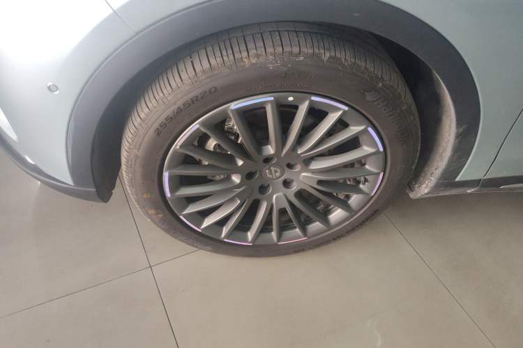 Used Leapmotor C11 2023 Range-Extended 285 Smart Enjoyment Edition Left Front Wheel Hub