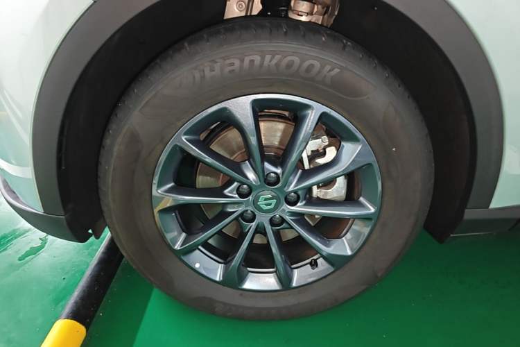 Used Leapmotor C11 2023 Pure Electric 500 Comfort Edition Left Front Wheel Hub