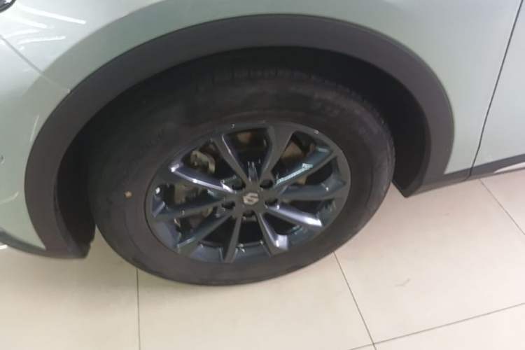 Used Leapmotor C11 2023 Range-Extended 285 Smart Enjoyment Edition Left Front Wheel Hub