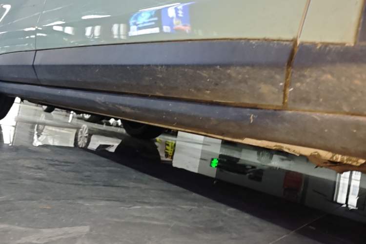 Used Leapmotor C11 2023 Range-Extended 180 Comfort Edition Right Side Sill