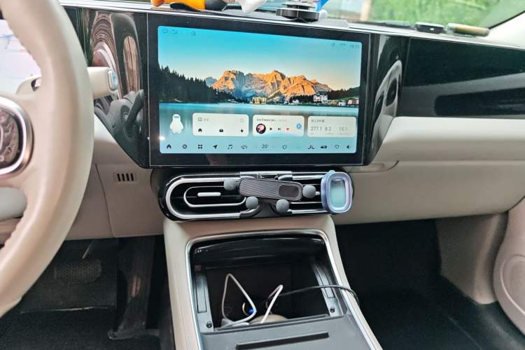 Used Leapmotor C11 2023 Range-Extended 180 Comfort Edition Audio And AC Panel