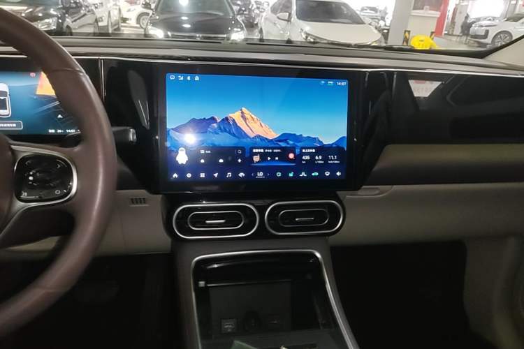 Used Leapmotor C11 2023 Range-Extended 200 Comfort Edition Audio And AC Panel