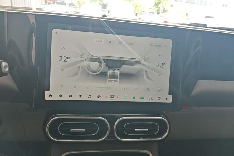 Used Leapmotor C11 2023 Range-Extended 180 Comfort Edition Audio And AC Panel