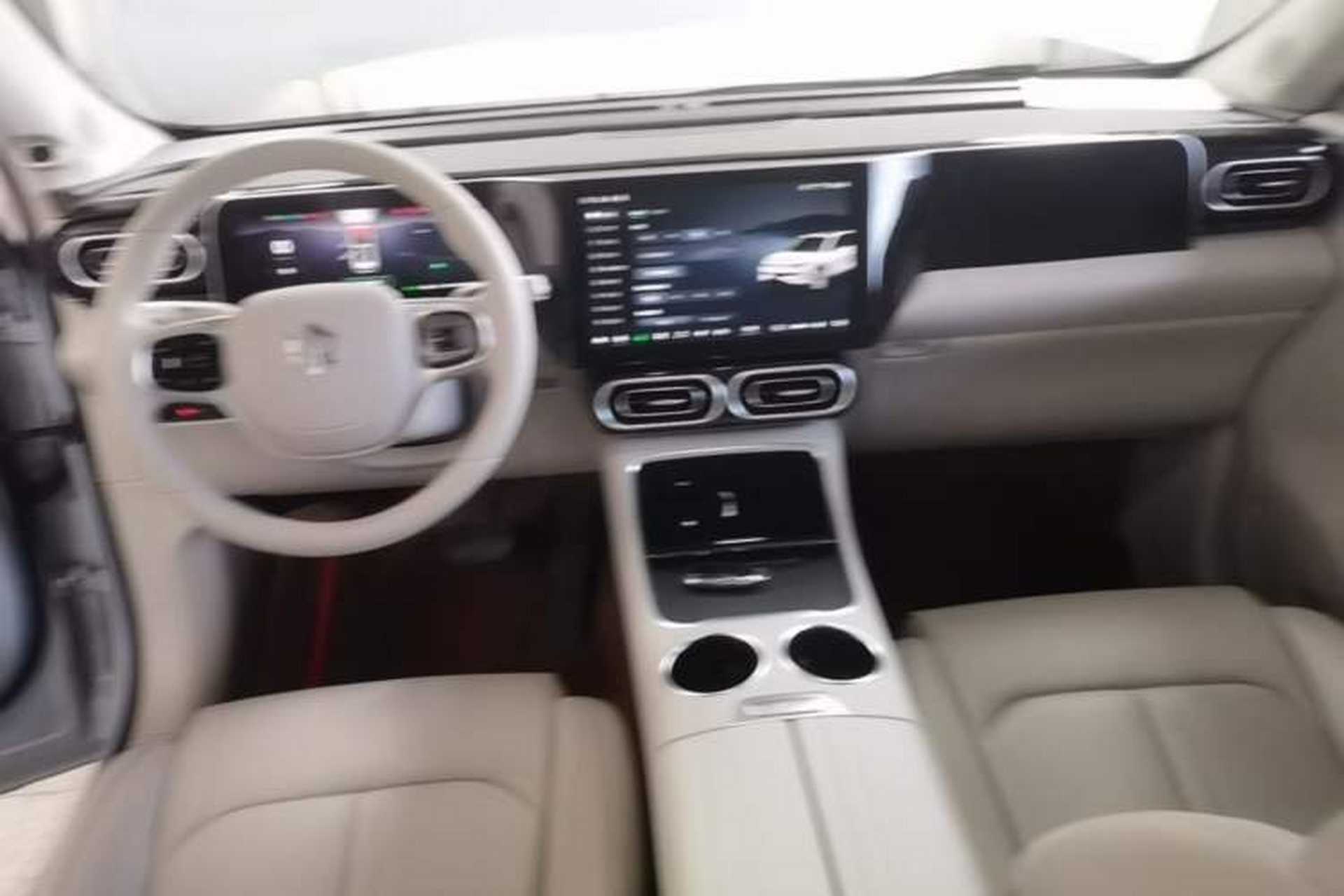 Used Leapmotor C11 2023 Extended-Range 285 Comfort Edition Center Console