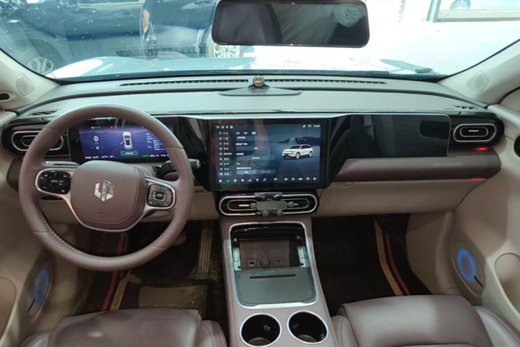 Used Leapmotor C11 2023 Range-Extended 180 Comfort Edition Center Console