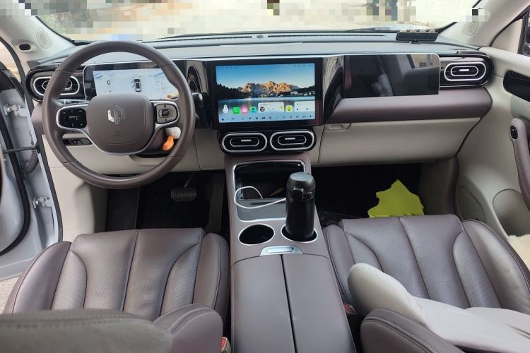 Used Leapmotor C11 2023 Range-Extended 180 Comfort Edition Center Console
