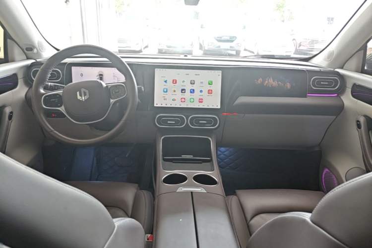 Used Leapmotor C11 2023 Range-Extended 180 Comfort Edition Center Console