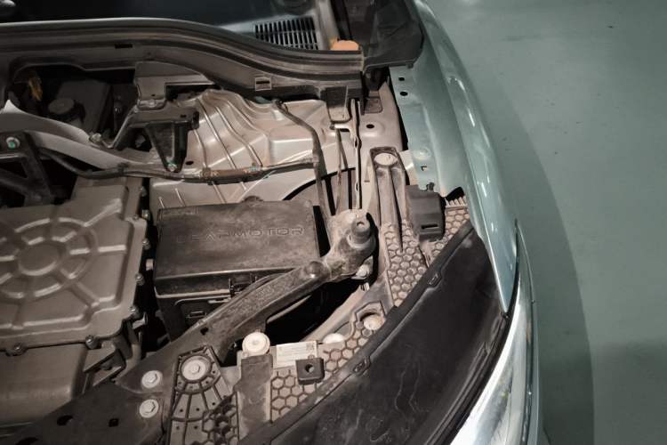 Used Leapmotor C11 2023 Range-Extended 180 Comfort Edition Engine Bay Left