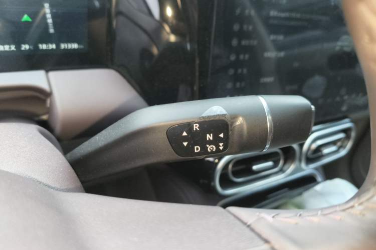 Used Leapmotor C11 2023 Extended-Range 285 Comfort Edition Gear Lever