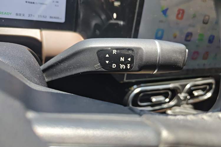 Used Leapmotor C11 2023 Range-Extended 180 Comfort Edition Gear Lever