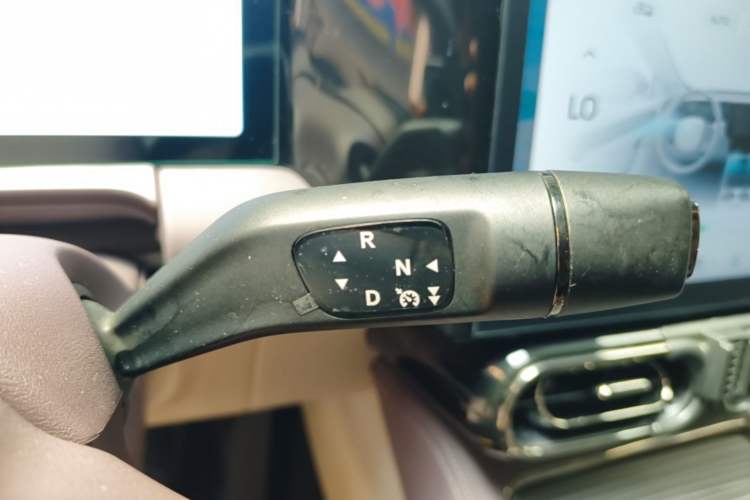 Used Leapmotor C11 2023 Pure Electric 500 Smart Edition Gear Lever