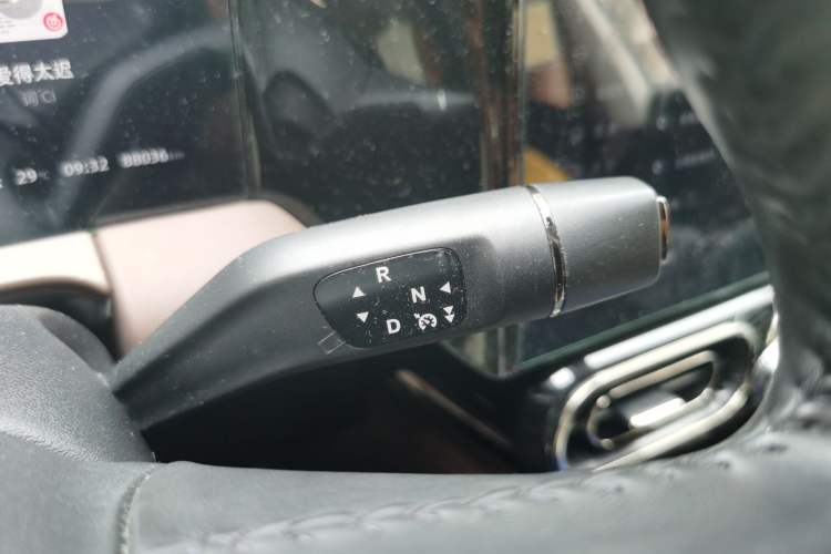 Used Leapmotor C11 2023 Range-Extended 285 Smart Enjoyment Edition Gear Lever
