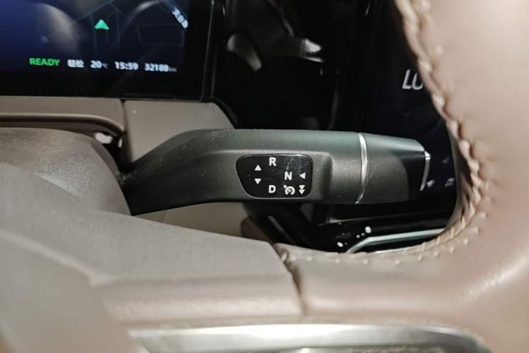 Used Leapmotor C11 2023 Range-Extended 200 Comfort Edition Gear Lever