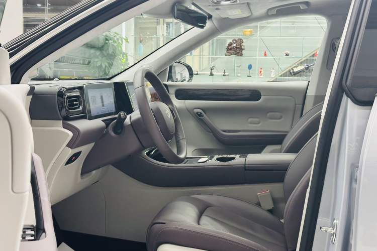 Used Leapmotor C11 2023 Range-Extended 285 Smart Enjoyment Edition Interior 8