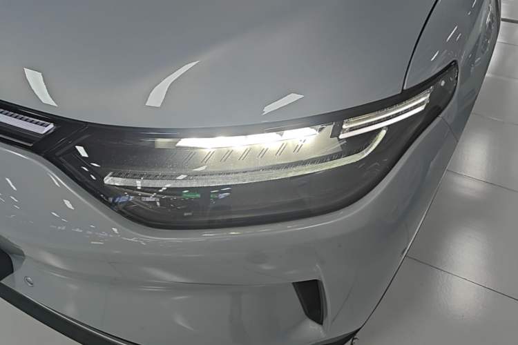 Used Leapmotor C11 2023 Pure Electric 500 Smart Edition Left Front Headlight