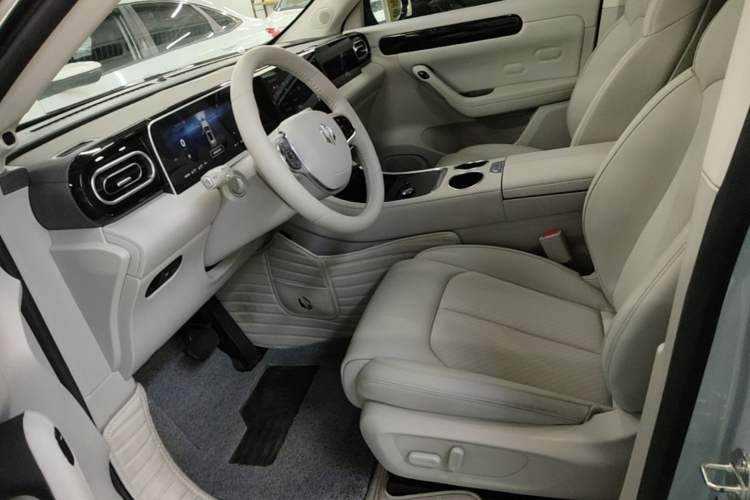 Used Leapmotor C11 2023 Extended-Range 285 Comfort Edition Left Front Seat